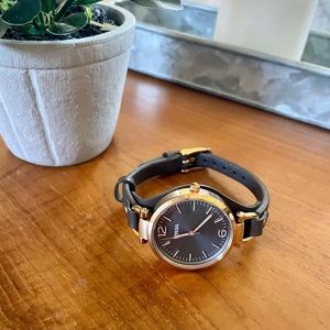 Women’s Fossil Watch ✨